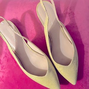 Marc Fisher flats barely worn